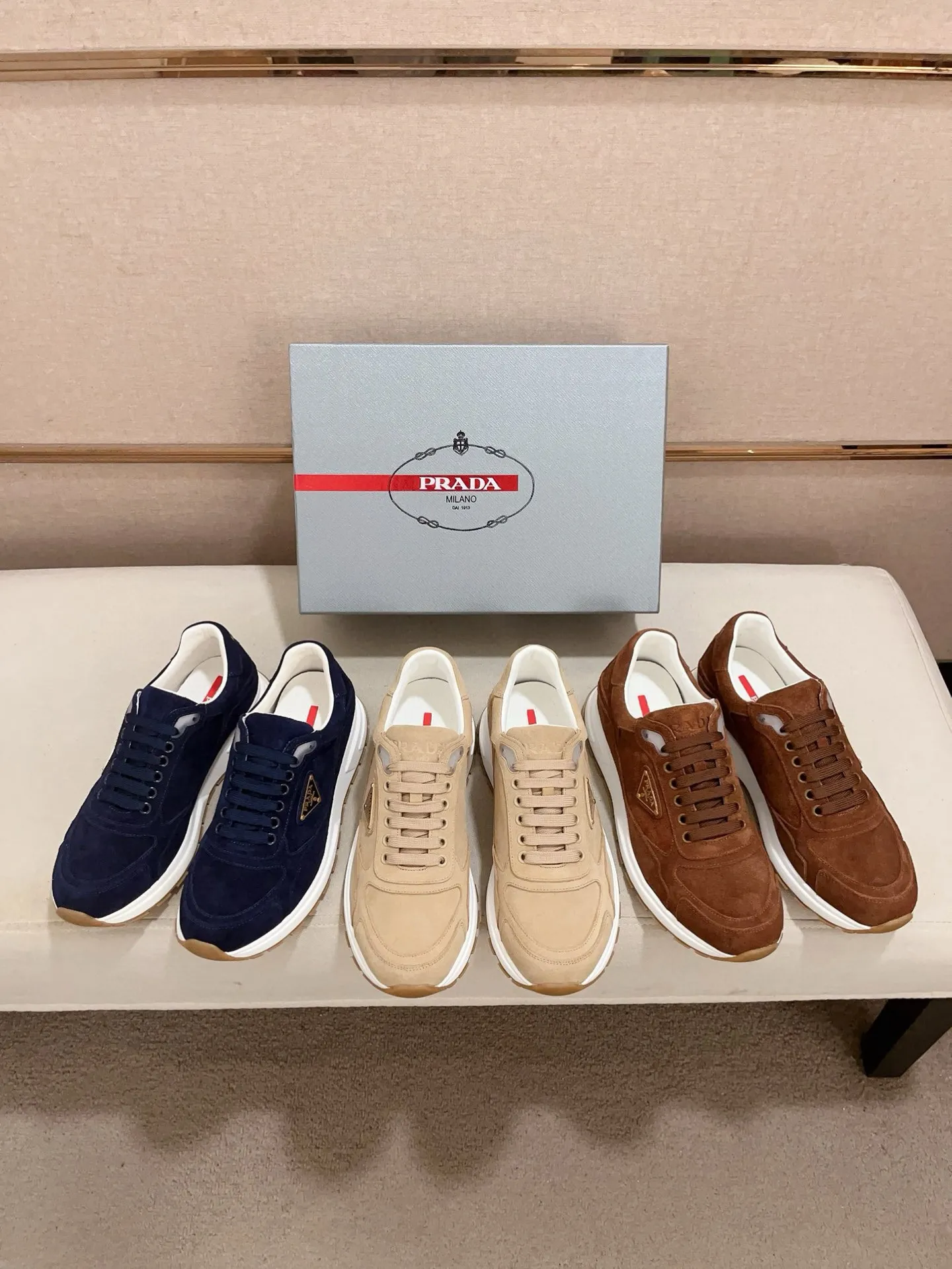 Men's shoes 💰 580💰 ✔️✔️✔️High-quality new PRADA counters are launched simultaneously. The new men's shoes and 😘 fabrics are made of selected first-layer cowhide with superb craftsmanship. Lining: Full cowhide lining. 👍🏿 High-end ☄️ air-cushion molded anti-slip rubber outsole, exquisite lines, simple and elegant, comfortable and high-end for leisure travel. Code number: 38 to 45 (can be customized to 46 to 47, non-refundable)